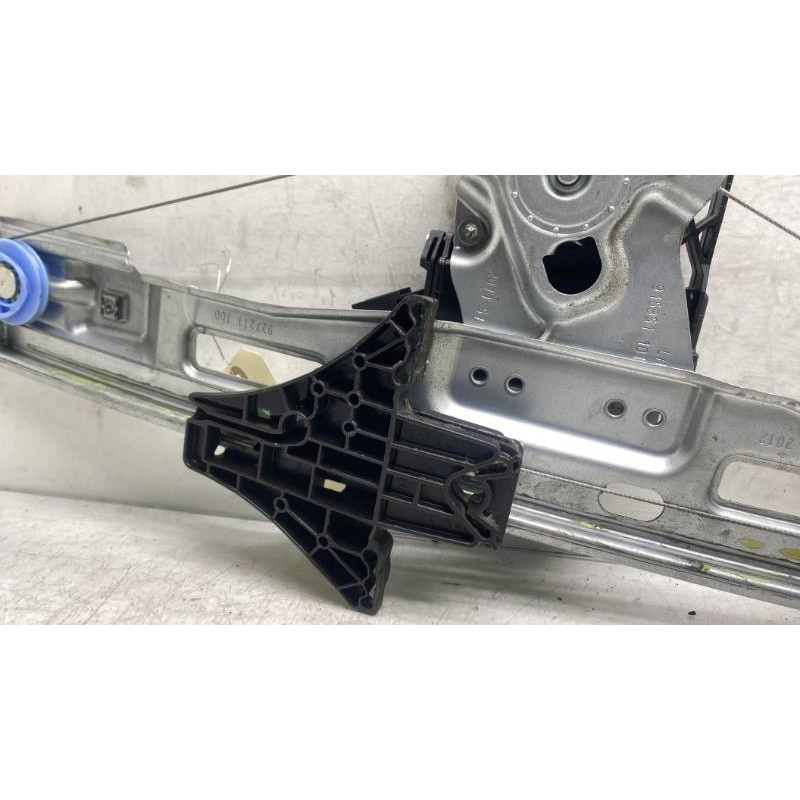 Leve vitre electrique arriere gauche OPEL ZAFIRA TOURER C Photo n°4