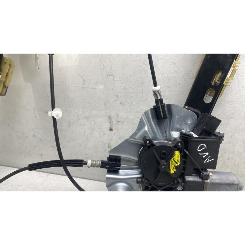 Leve vitre electrique avant droit OPEL ZAFIRA TOURER C Photo n°10