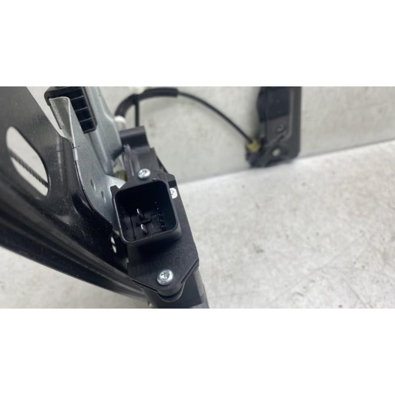 Leve vitre electrique avant gauche OPEL ZAFIRA TOURER C Photo n°3