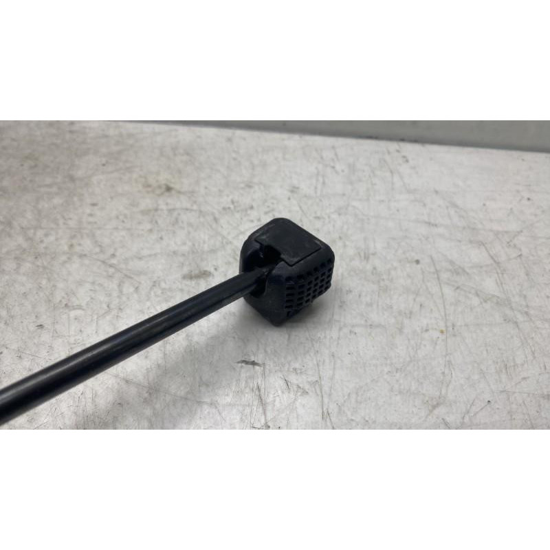 Verin de capot OPEL ZAFIRA TOURER C Photo n°2