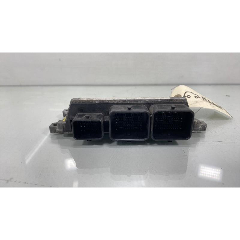 Calculateur moteur PEUGEOT 208 1 Photo n°3