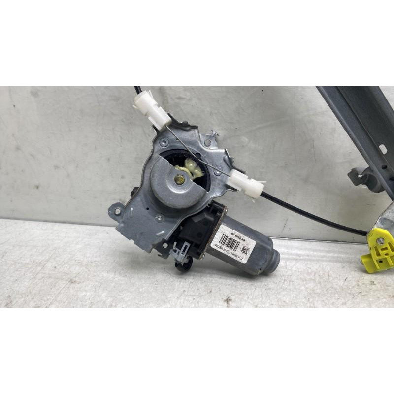 Leve vitre electrique arriere droit NISSAN QASHQAI 1 Photo n°3