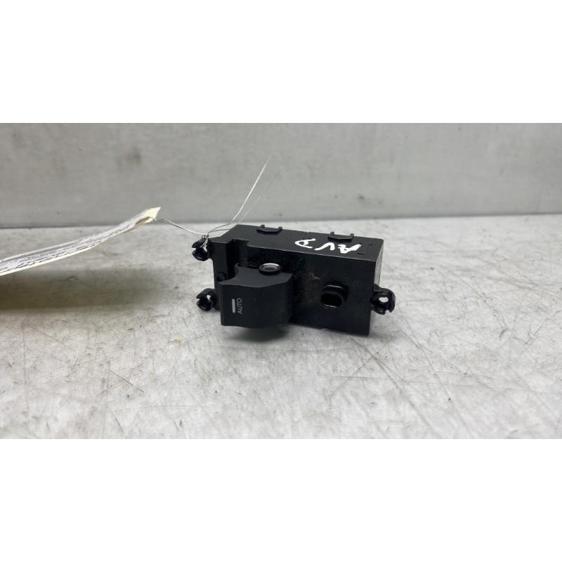 Interrupteur de leve vitre avant droit HYUNDAI I 40 Photo n°2