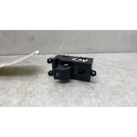 Interrupteur de leve vitre avant droit HYUNDAI I 40