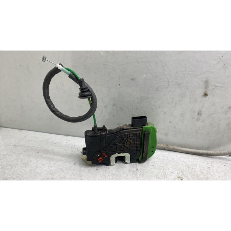 Serrure arriere droit HYUNDAI I 40 Photo n°4