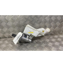 Maitre cylindre (freinage) HYUNDAI I 40 Photo n°1