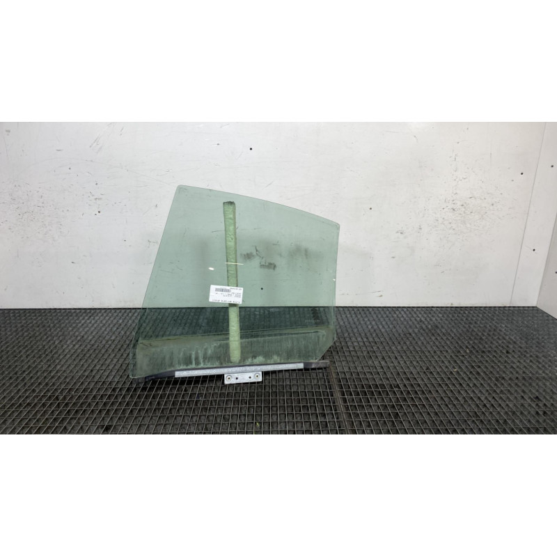 Vitre arriere droit RENAULT MEGANE 1 Photo n°4