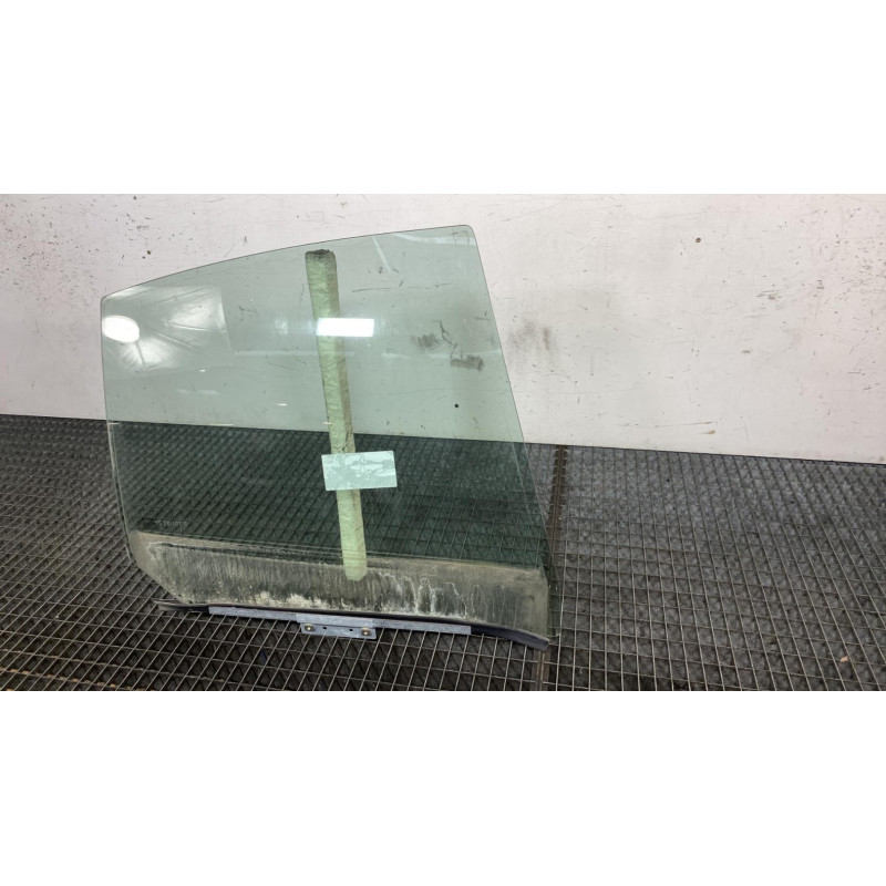 Vitre arriere droit RENAULT MEGANE 1 Photo n°5