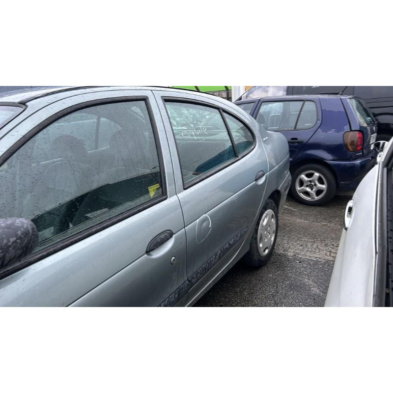Vitre arriere droit RENAULT MEGANE 1 Photo n°7