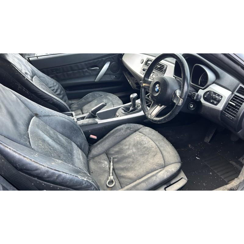 Arret de porte avant droit BMW Z4 E85 Photo n°16
