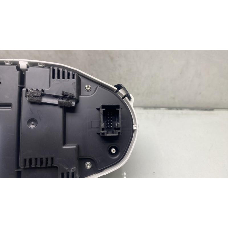 Compteur FORD FIESTA 6 Photo n°2