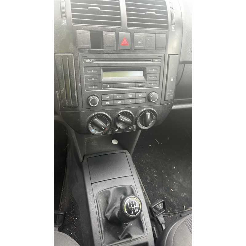 Serrure avant droit VOLKSWAGEN POLO 4 Photo n°8