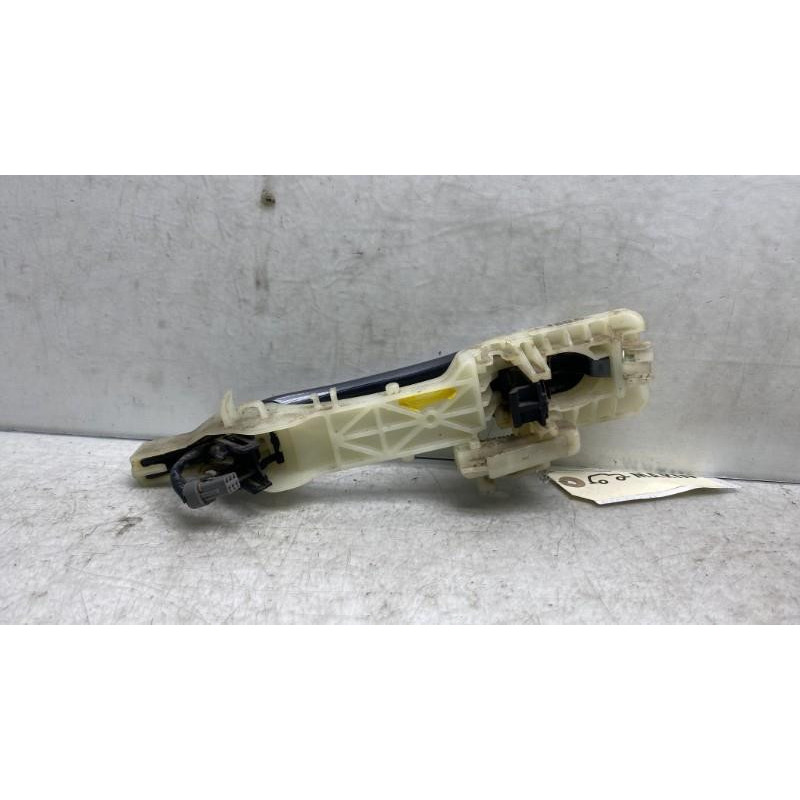 Poignee porte avant droit HYUNDAI I 40 Photo n°2