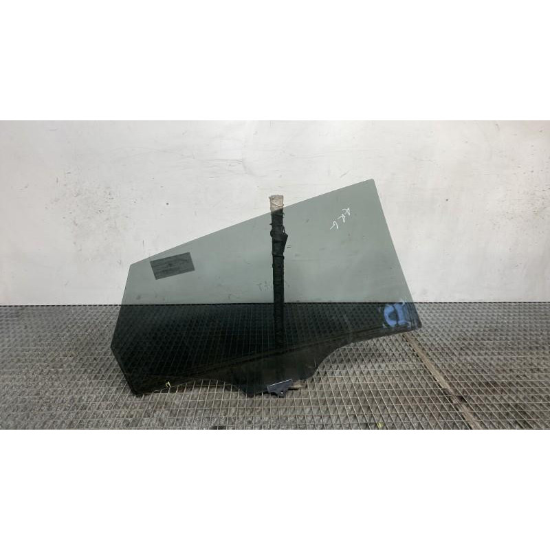 Vitre arriere gauche HYUNDAI I 40 Photo n°3