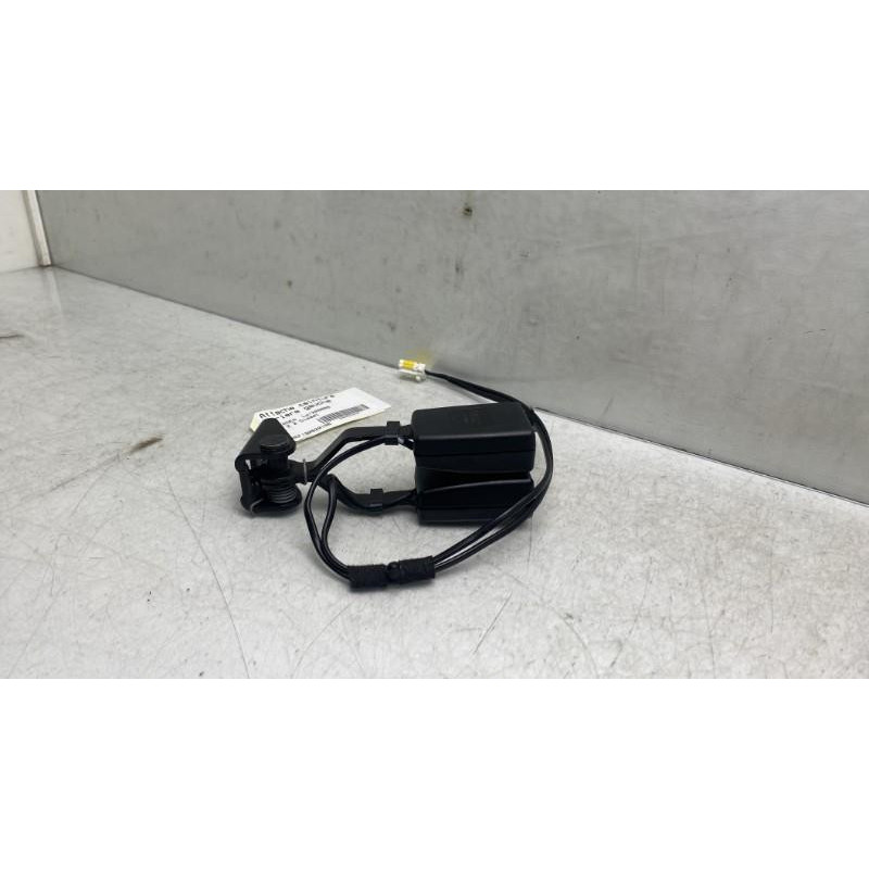 Attache ceinture arriere gauche CITROEN C5 2 Photo n°3