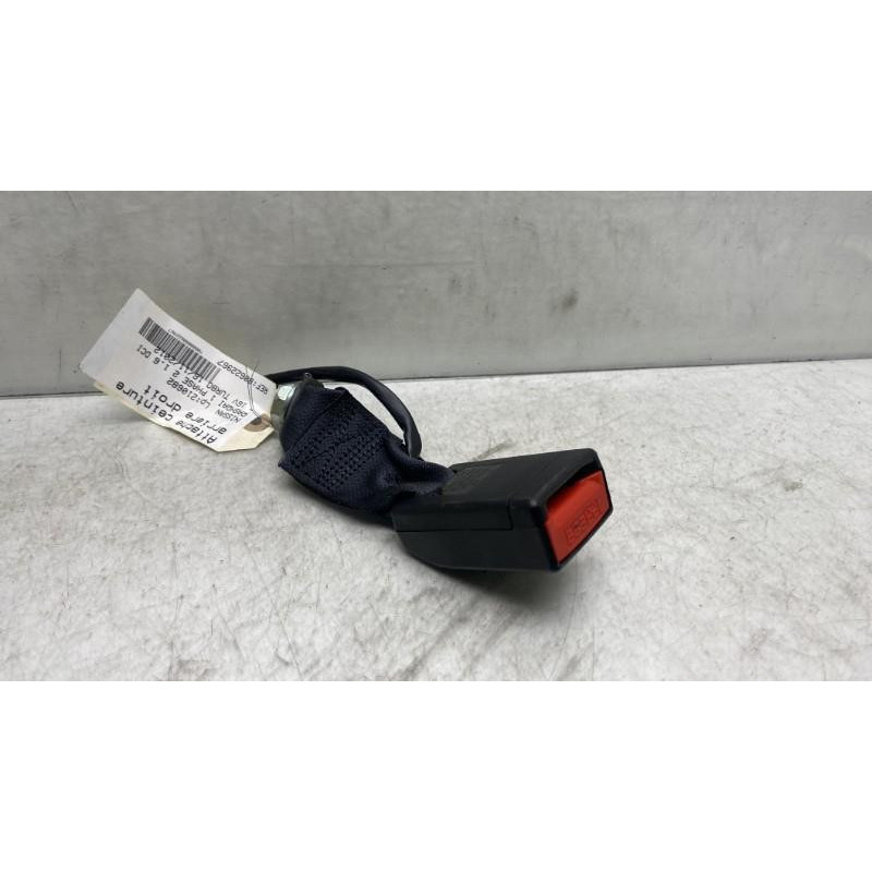 Attache ceinture arriere droit NISSAN QASHQAI 1 Photo n°1