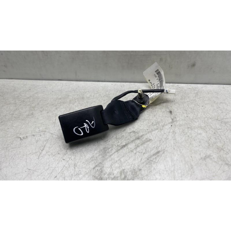 Attache ceinture arriere droit NISSAN QASHQAI 1 Photo n°2
