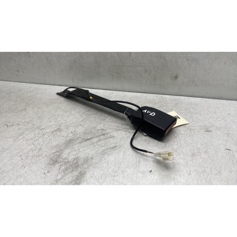 Attache ceinture avant droit NISSAN QASHQAI 1 Photo n°3