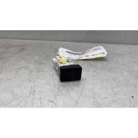 Bouton de warning NISSAN QASHQAI 1 Photo n°1