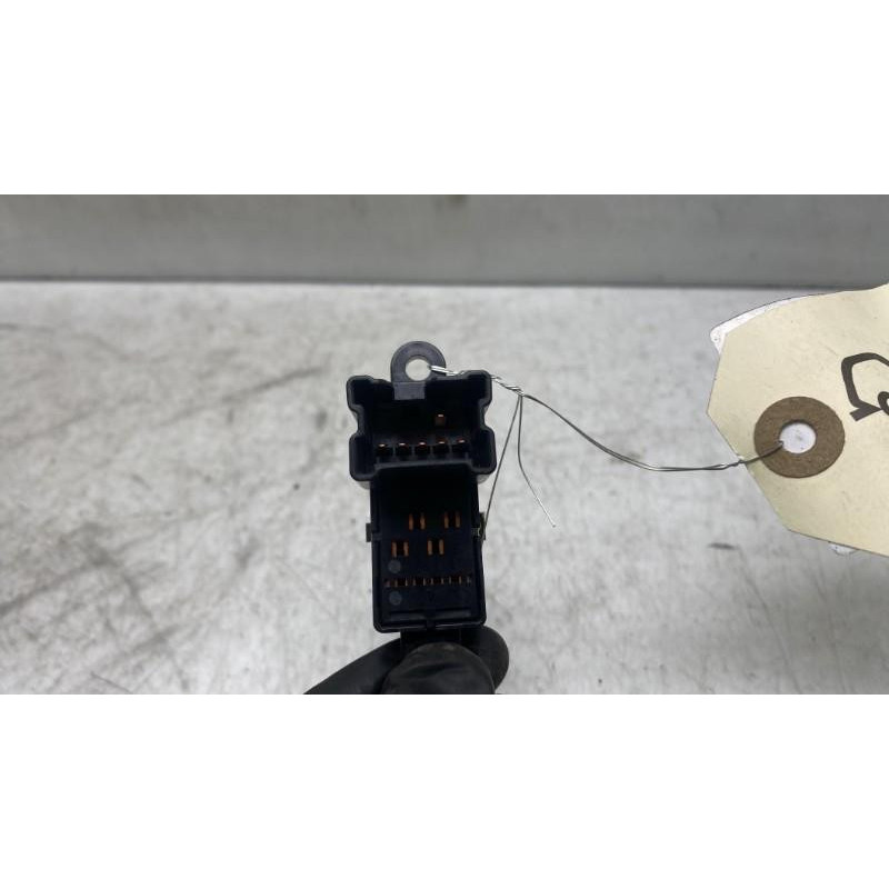Interrupteur de leve vitre arriere droit NISSAN QASHQAI 1 Photo n°2