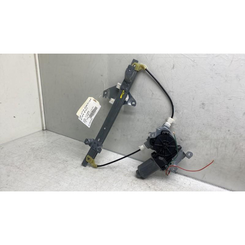 Leve vitre electrique arriere droit NISSAN QASHQAI 1 Photo n°5