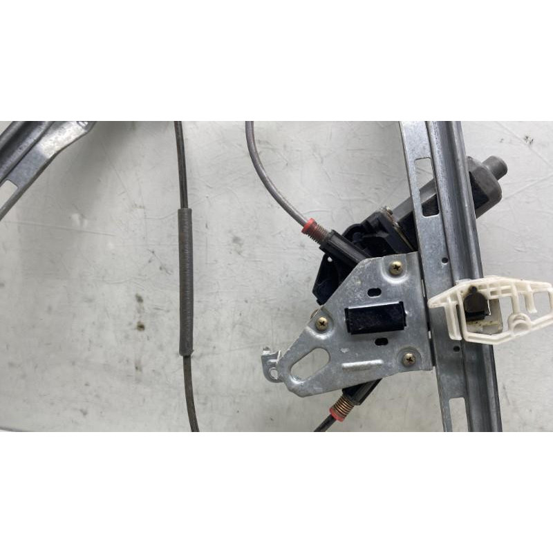 Leve vitre electrique avant gauche PEUGEOT 206 Photo n°6