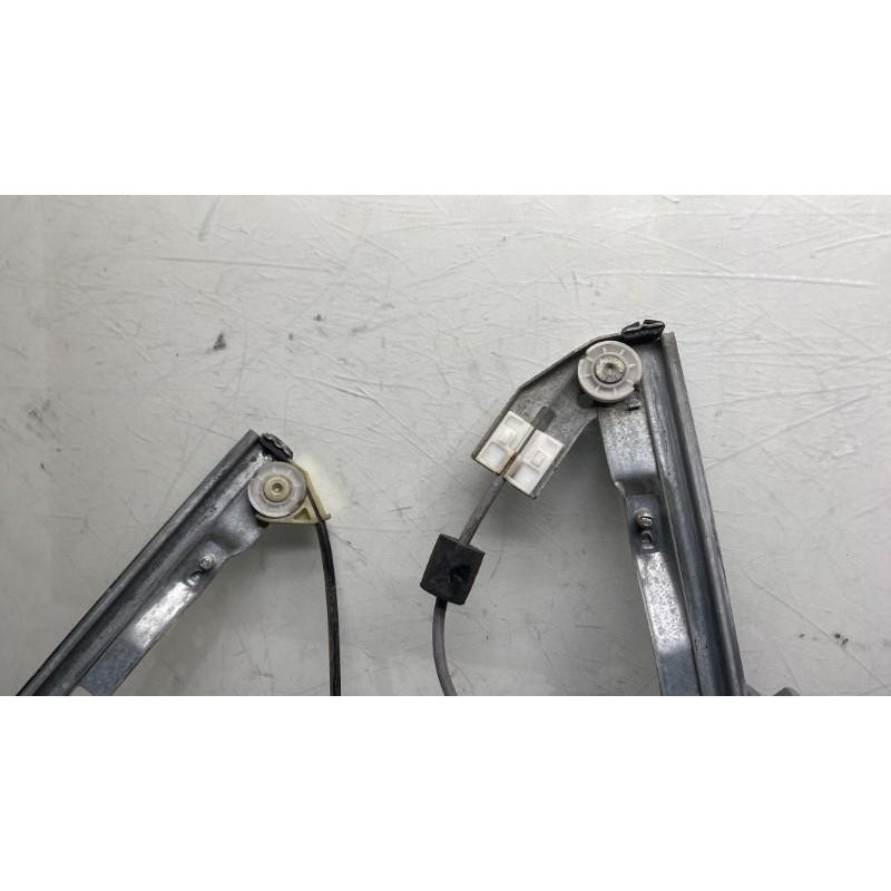 Leve vitre electrique avant gauche PEUGEOT 206 Photo n°8