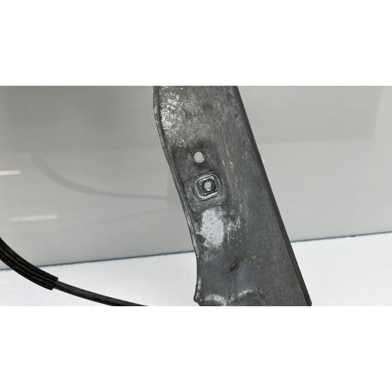 Leve vitre electrique avant gauche RENAULT CLIO 3 Photo n°11
