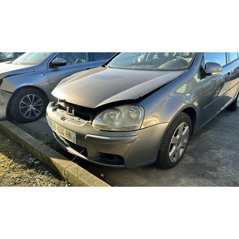 Feu arriere secondaire gauche (feux) VOLKSWAGEN GOLF 5 Photo n°11