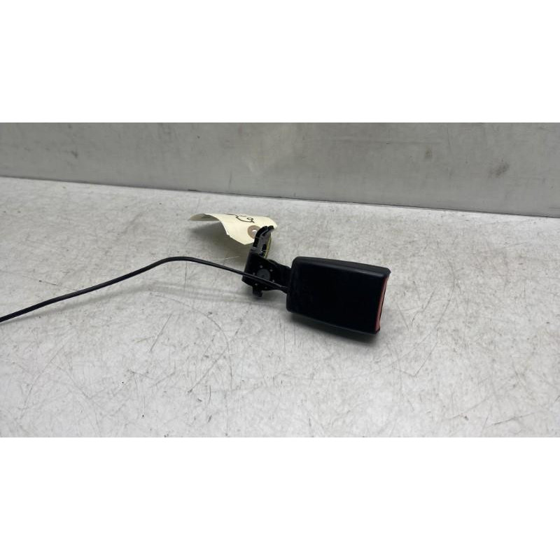 Attache ceinture arriere droit OPEL CORSA E Photo n°3