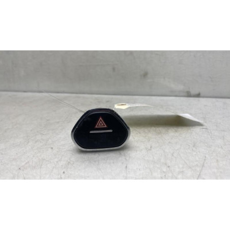 Bouton de warning OPEL CORSA E