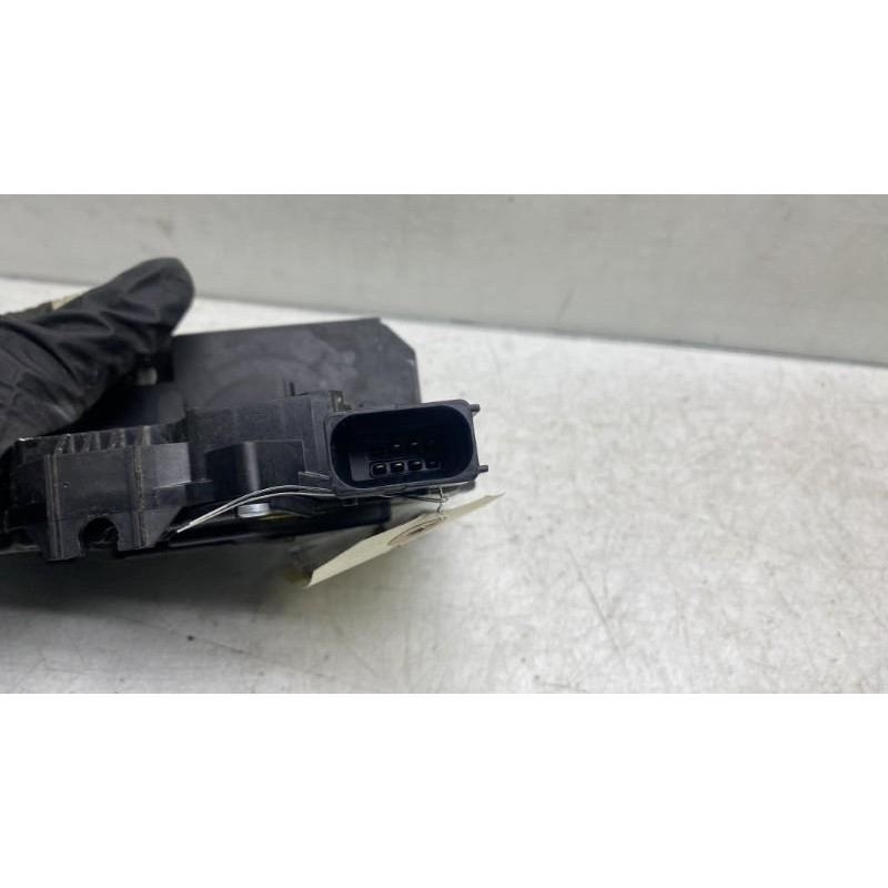 Serrure arriere droit OPEL CORSA E Photo n°1