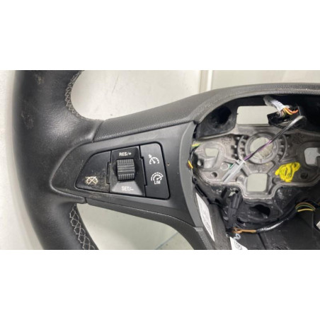 Volant OPEL CORSA E Photo n°1