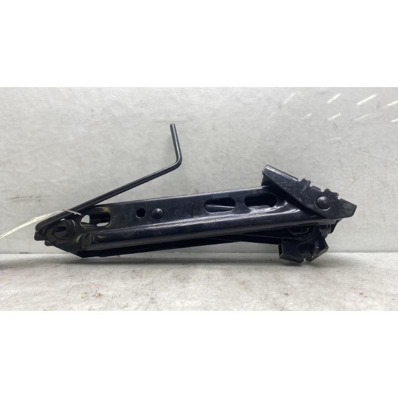 Cric OPEL CORSA D Photo n°3