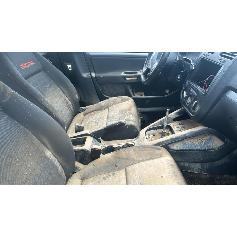 Feu arriere secondaire gauche (feux) VOLKSWAGEN GOLF 5 Photo n°7