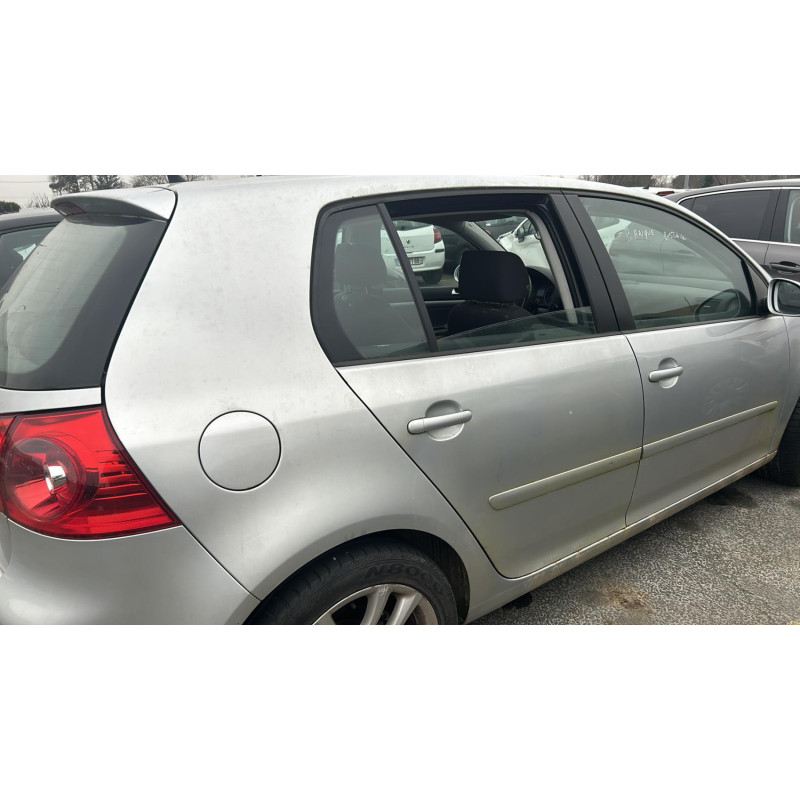 Feu arriere secondaire gauche (feux) VOLKSWAGEN GOLF 5 Photo n°13