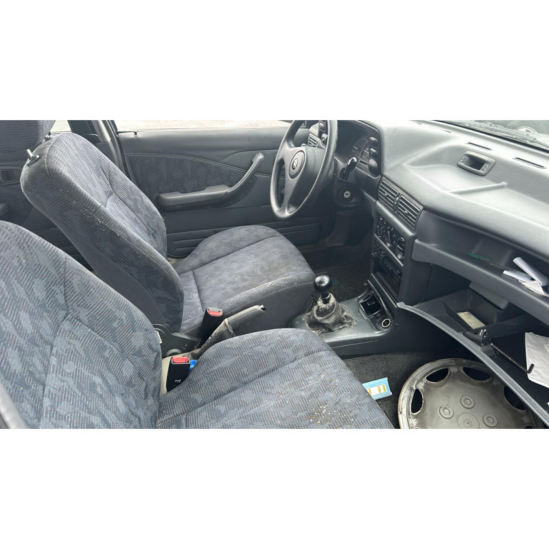Porte arriere droit DAEWOO NEXIA Photo n°12