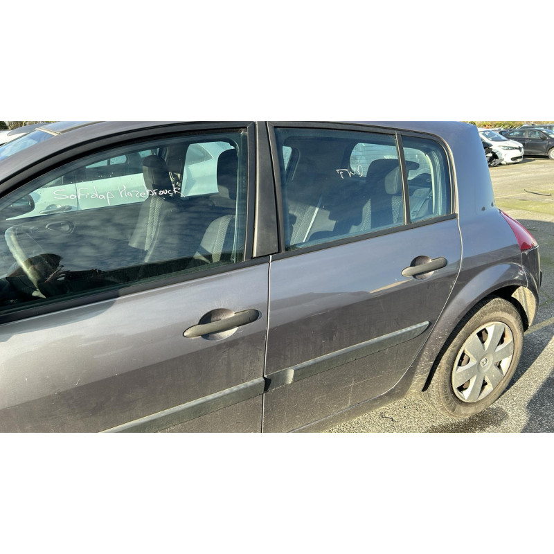 Face avant RENAULT MEGANE 2 Photo n°16