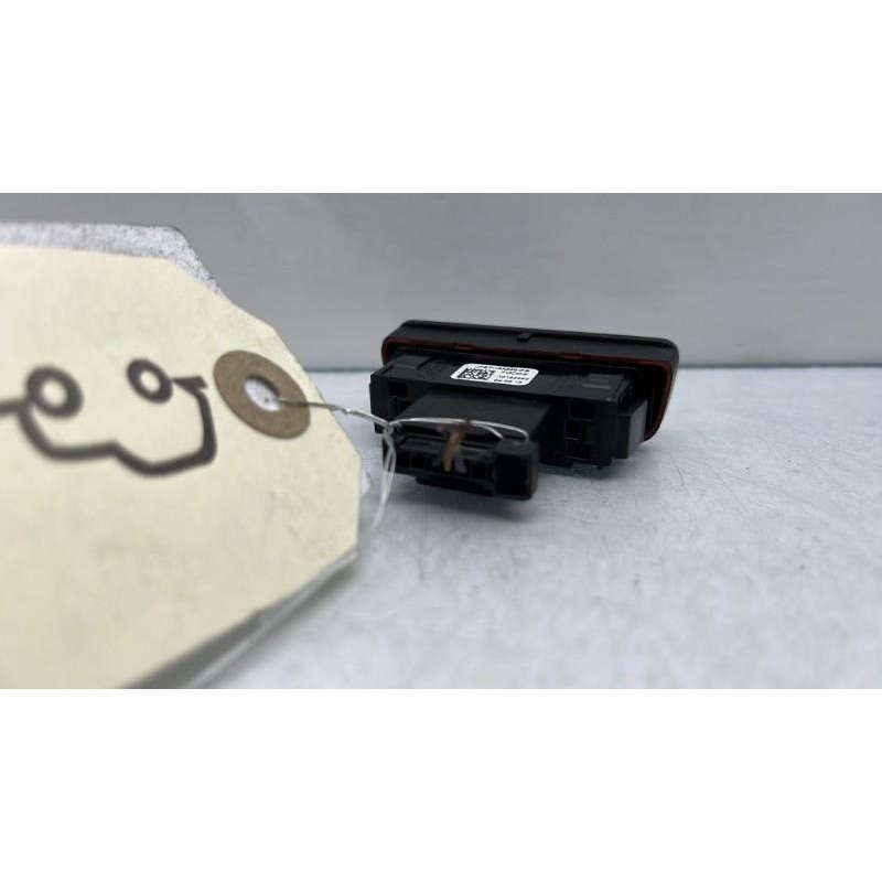 Bouton de warning FORD KA+ Photo n°3