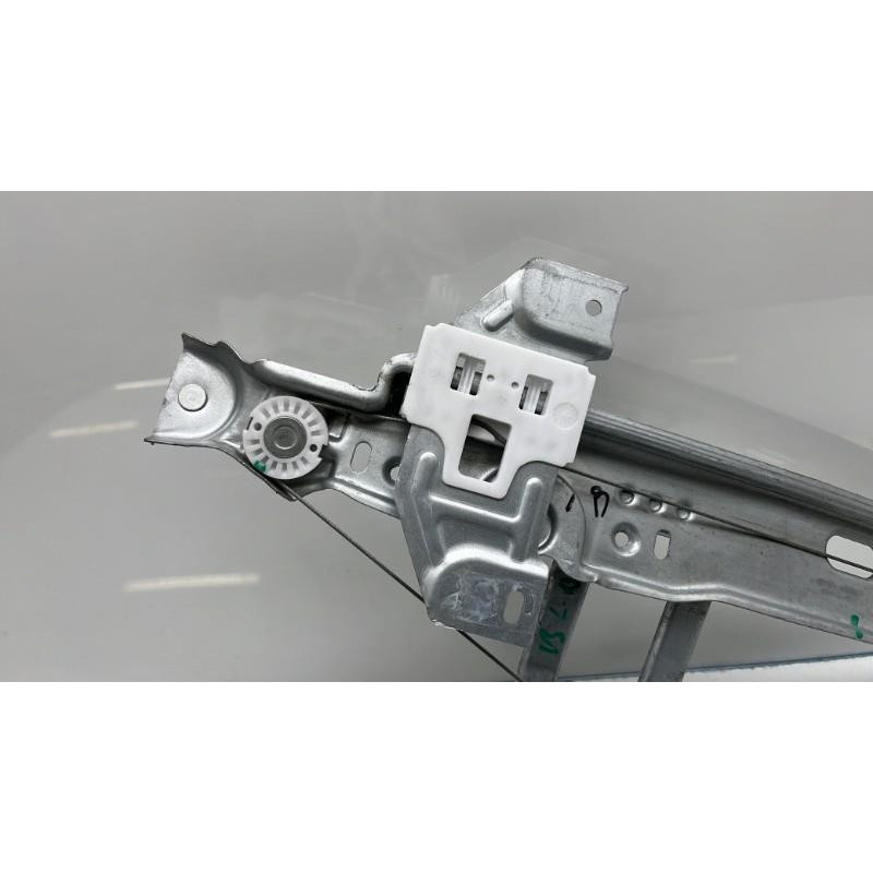 Leve vitre mecanique arriere droit FORD KA+ Photo n°6