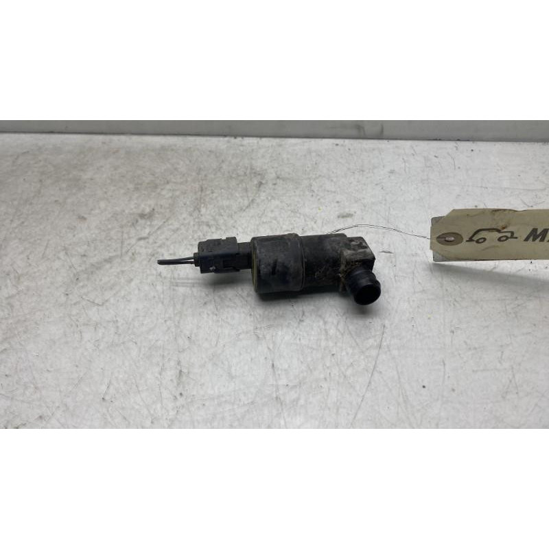 Pompe lave glace avant RENAULT MASTER 3 Photo n°2