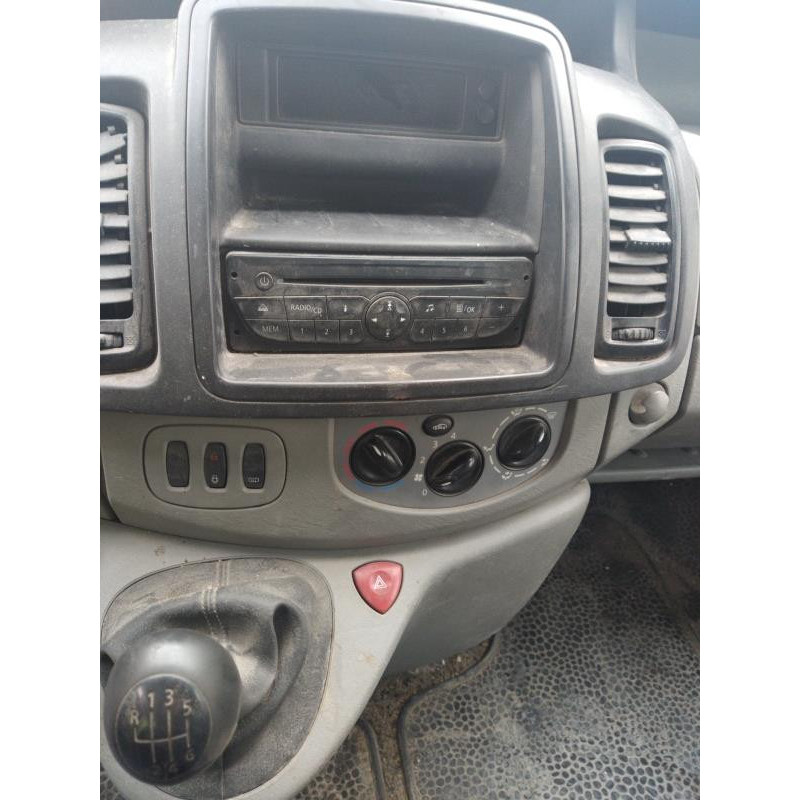 Poignee porte avant gauche RENAULT TRAFIC 2 Photo n°12