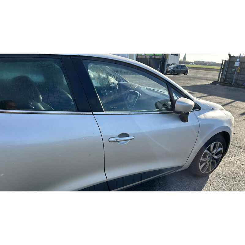 Attache ceinture avant droit RENAULT CLIO 4 Photo n°4
