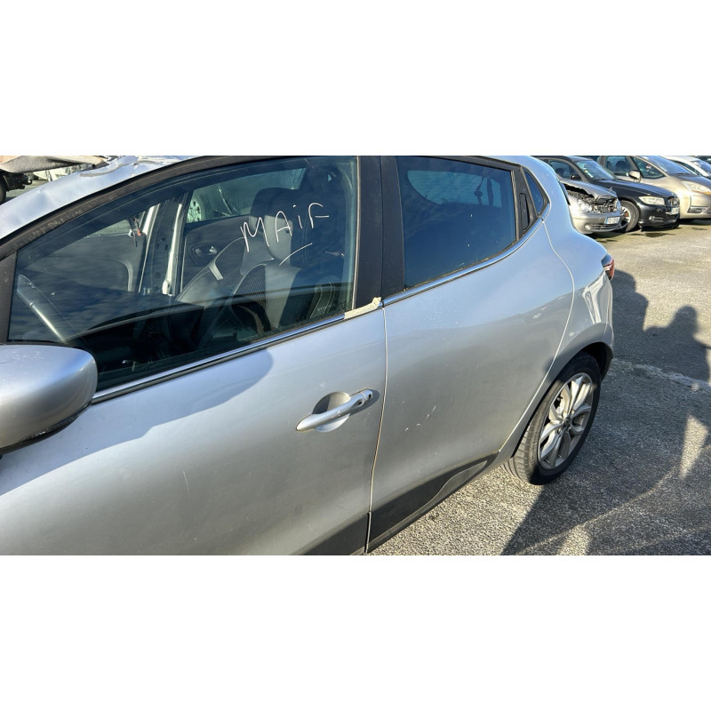 Attache ceinture avant droit RENAULT CLIO 4 Photo n°8