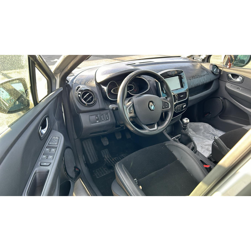 Attache ceinture avant droit RENAULT CLIO 4 Photo n°11