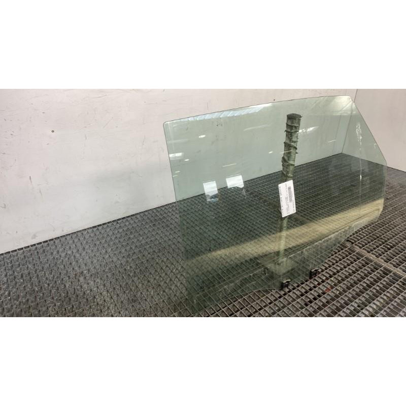 Vitre arriere gauche CITROEN C4 PICASSO 2 Photo n°3