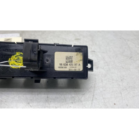 Bouton de warning PEUGEOT 3008 1