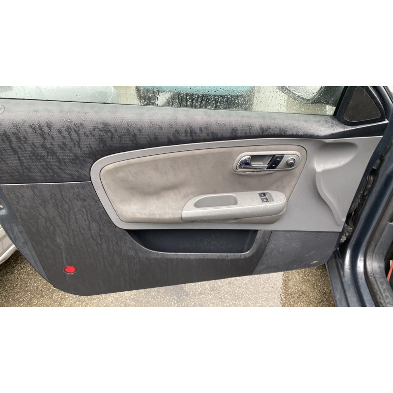 Bouton de coffre SEAT IBIZA 3 Photo n°8