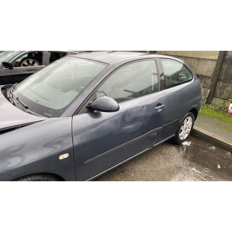 Bouton de coffre SEAT IBIZA 3 Photo n°11