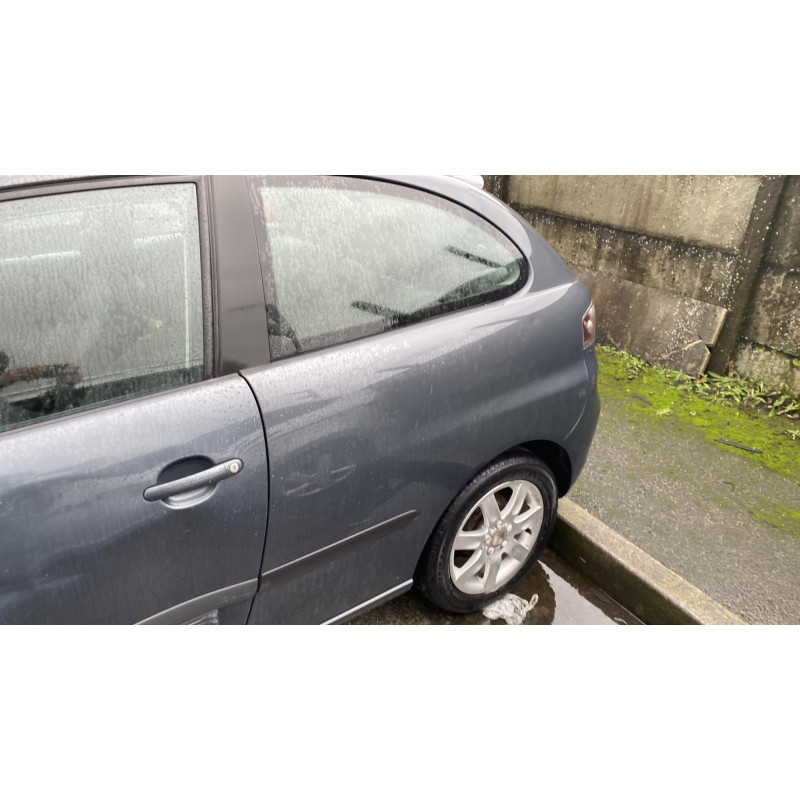 Bouton de coffre SEAT IBIZA 3 Photo n°16